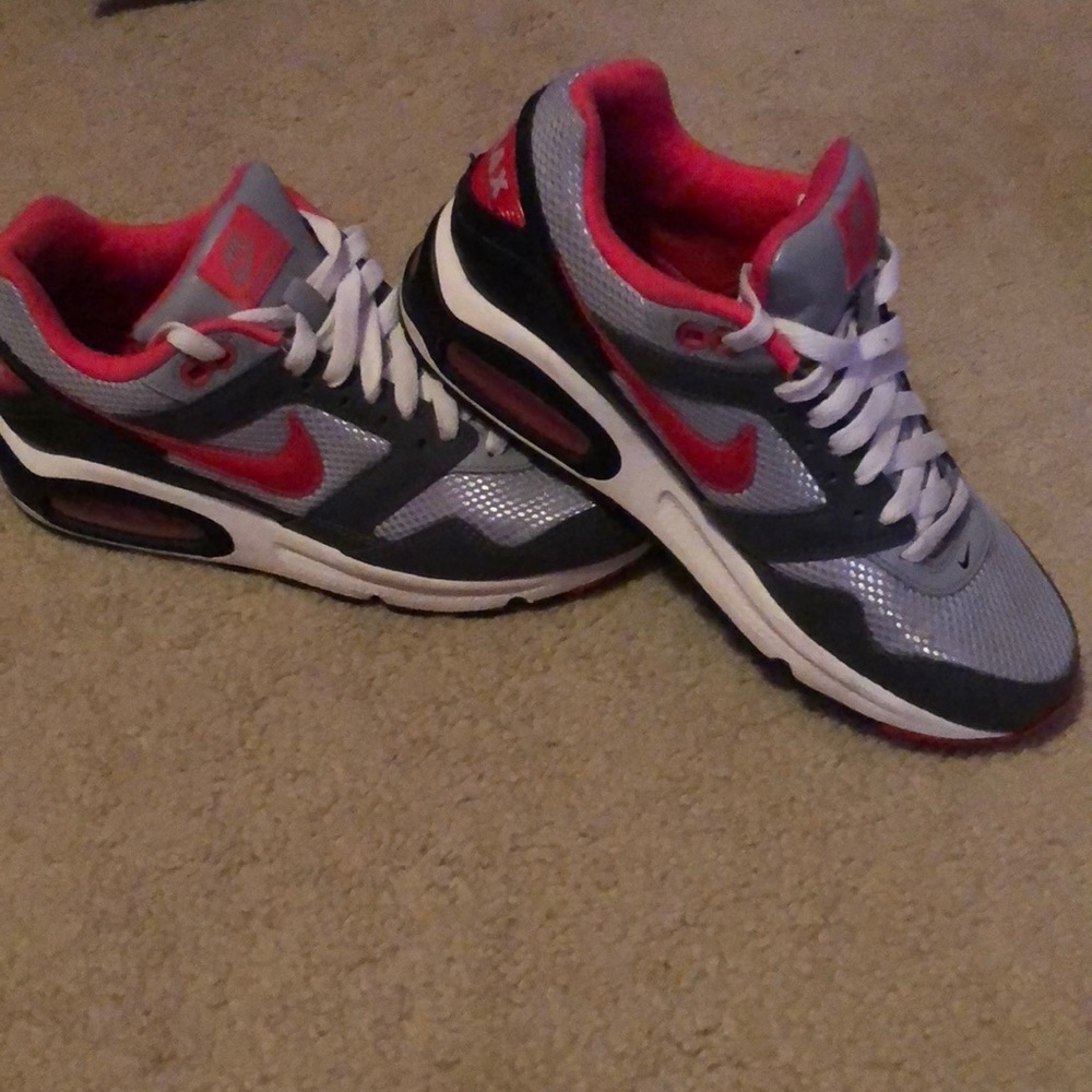 Women’s Nike AirMax size 7.5 hardly worn